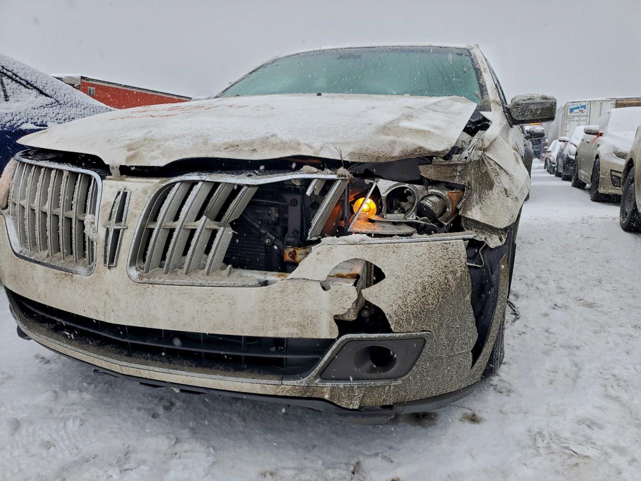 2011 LINCOLN MKZ photo 12