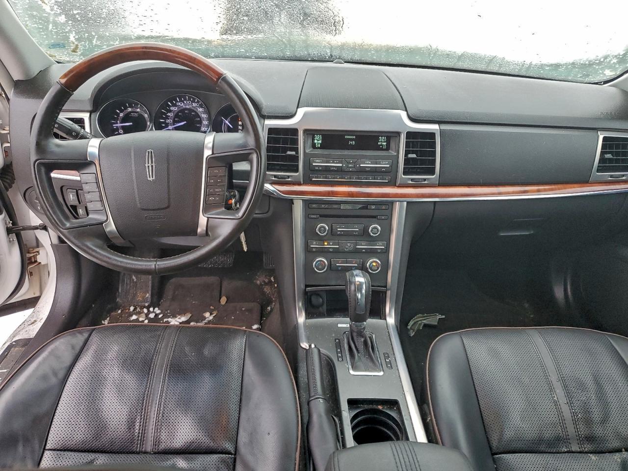 2011 LINCOLN MKZ photo 8
