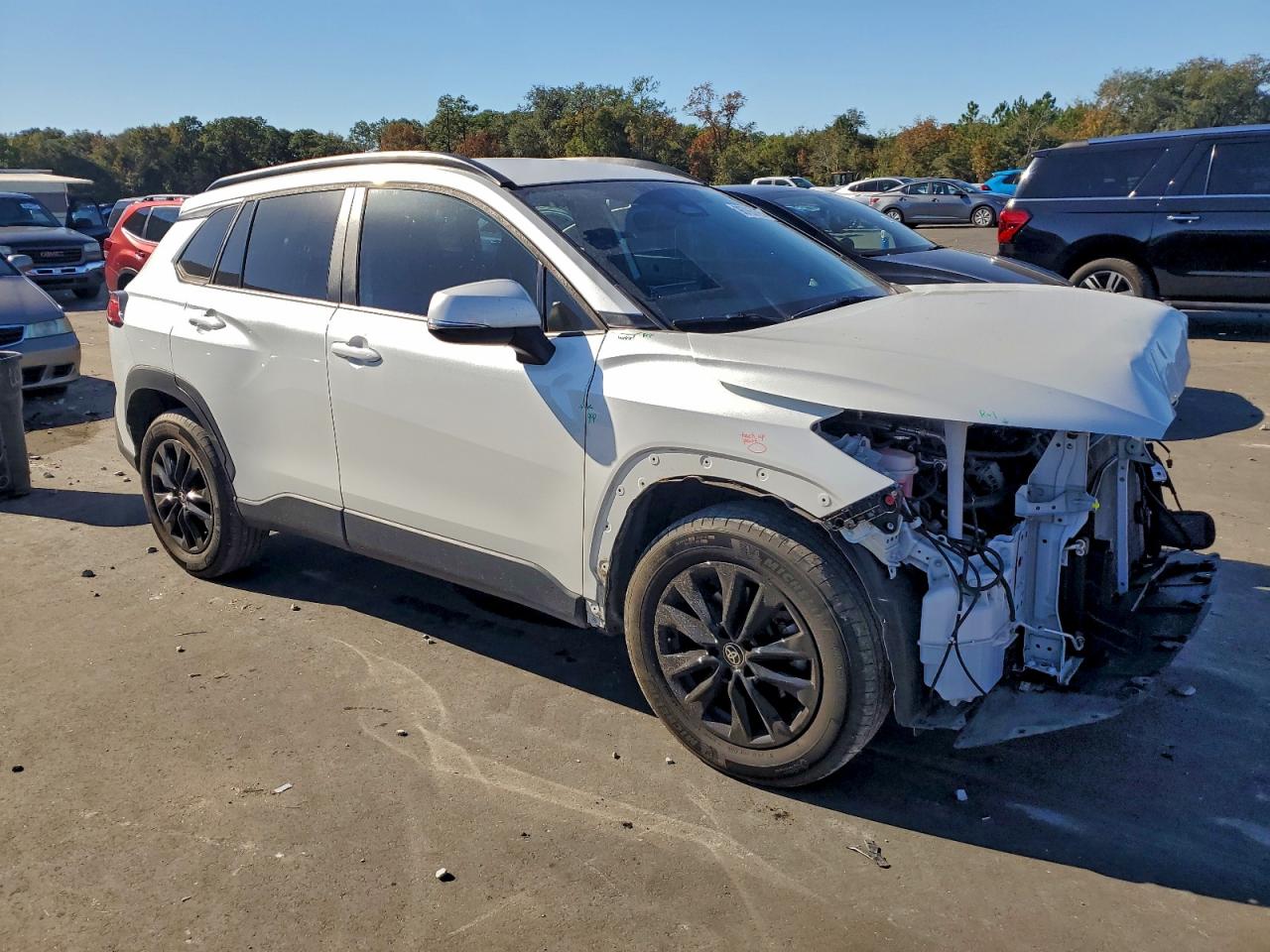 2023 TOYOTA COROLLA CROSS LE photo 4