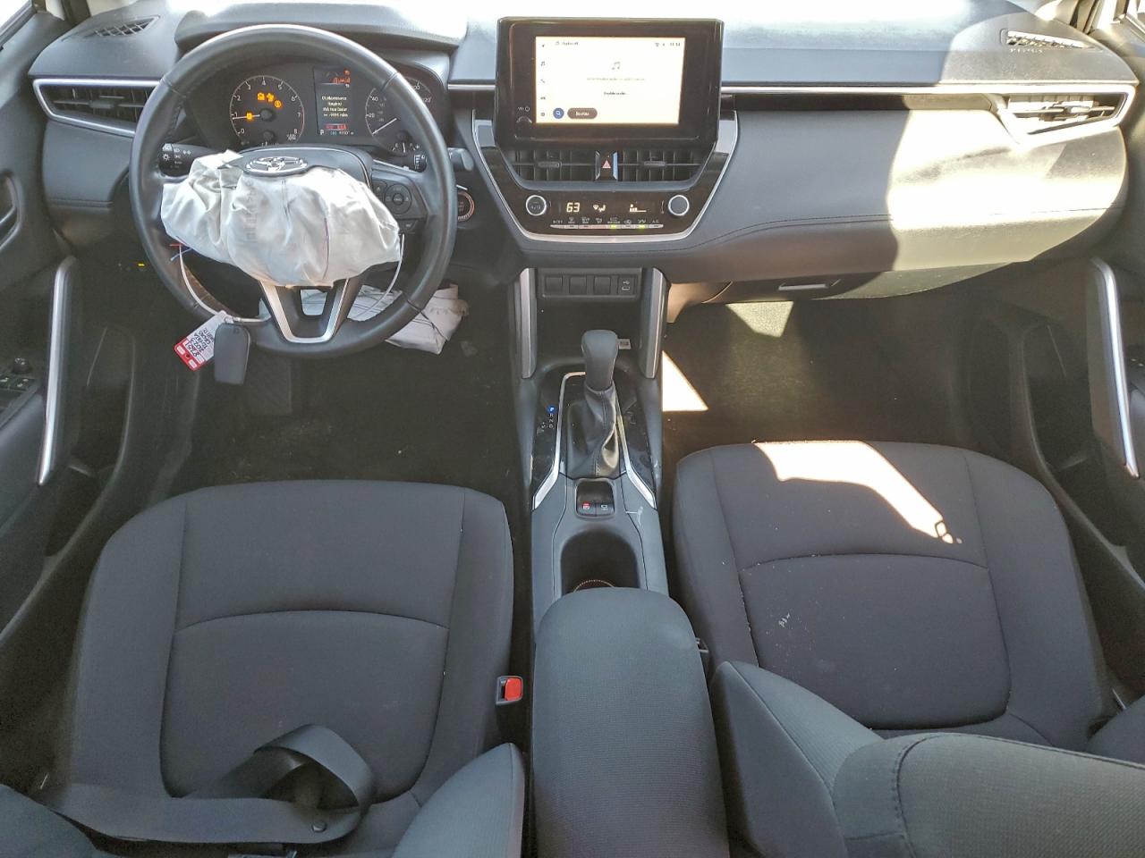 2023 TOYOTA COROLLA CROSS LE photo 8