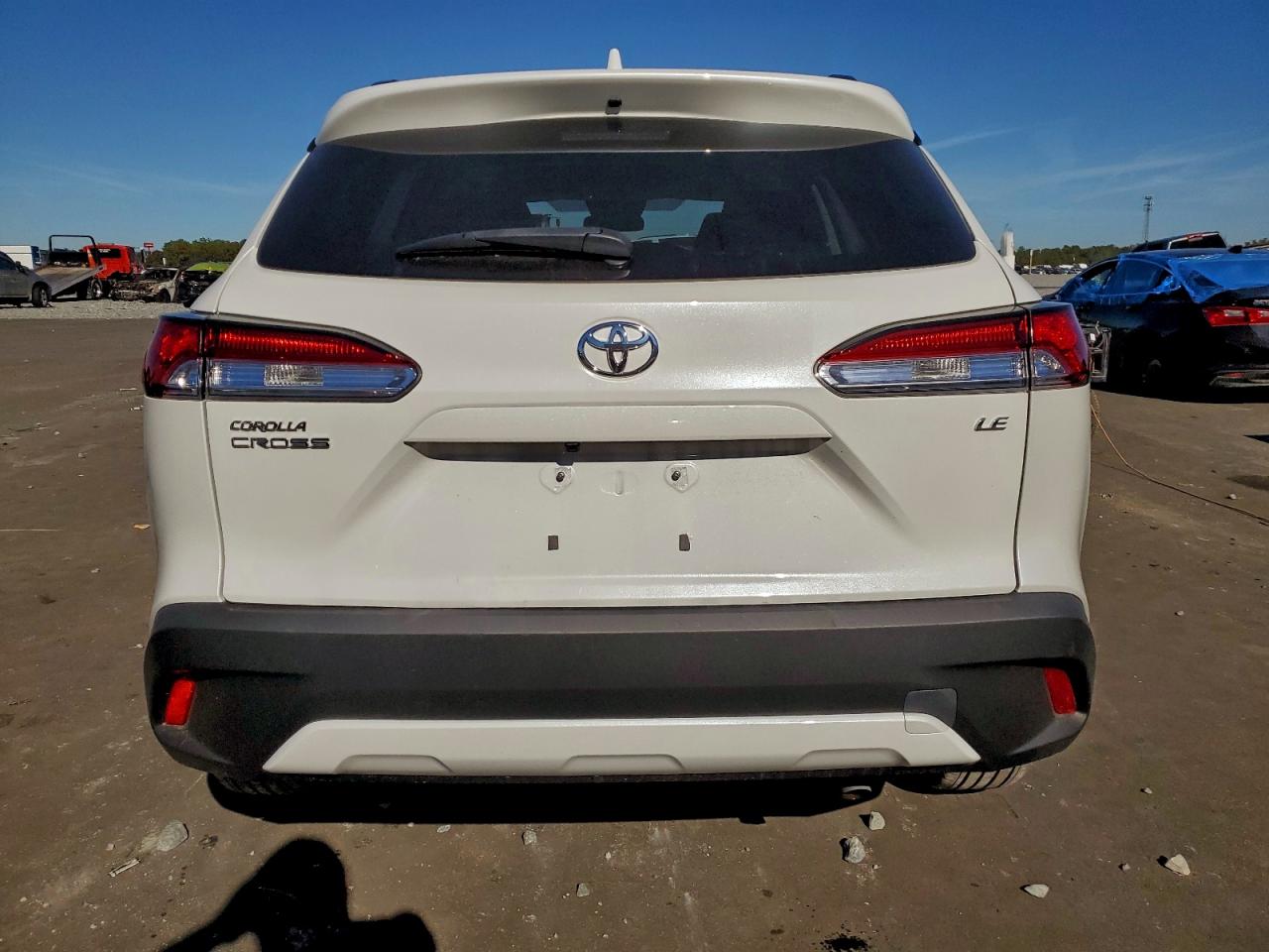 2023 TOYOTA COROLLA CROSS LE photo 6
