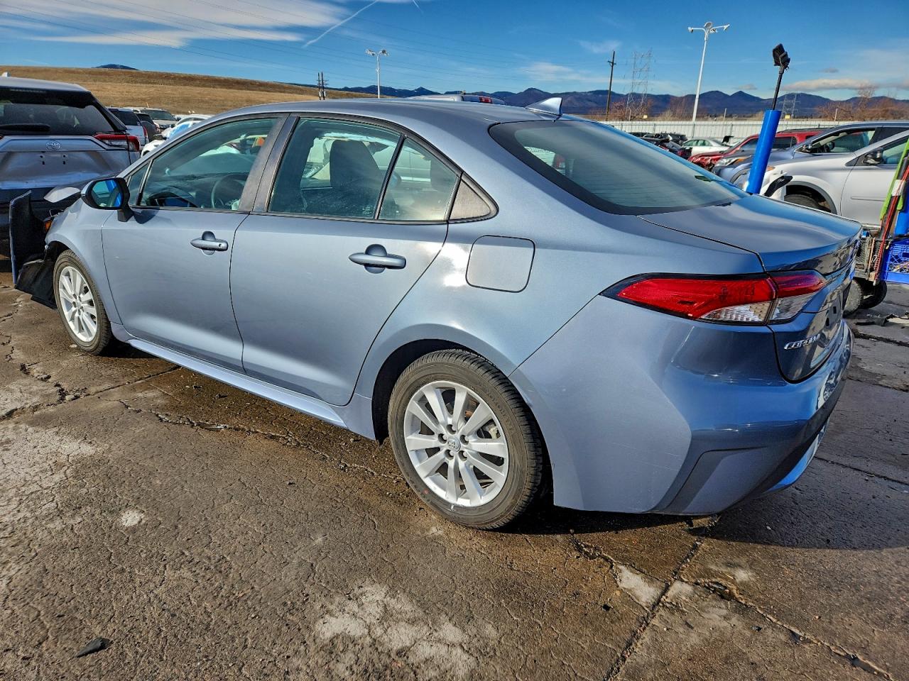 2021 TOYOTA COROLLA LE photo 2