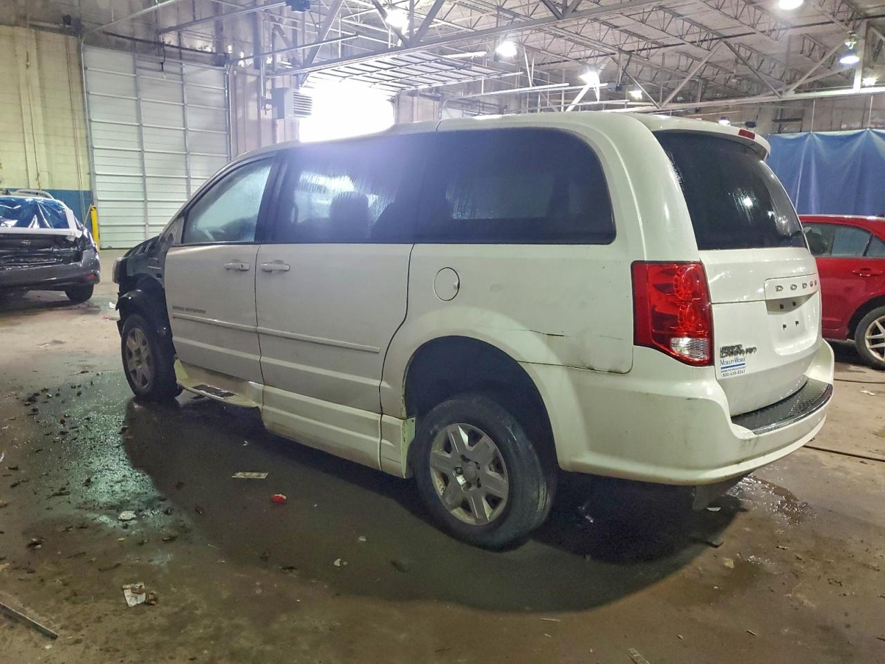2012 DODGE GRAND CARAVAN SE photo 2