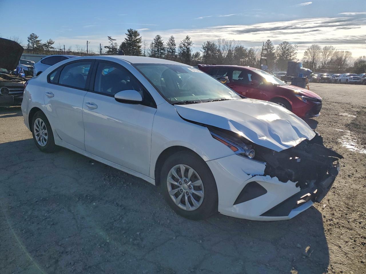 2023 KIA FORTE LX photo 4