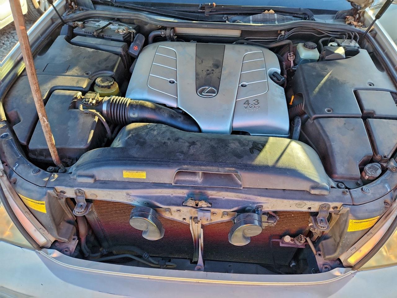 2001 LEXUS LS 430 photo 11