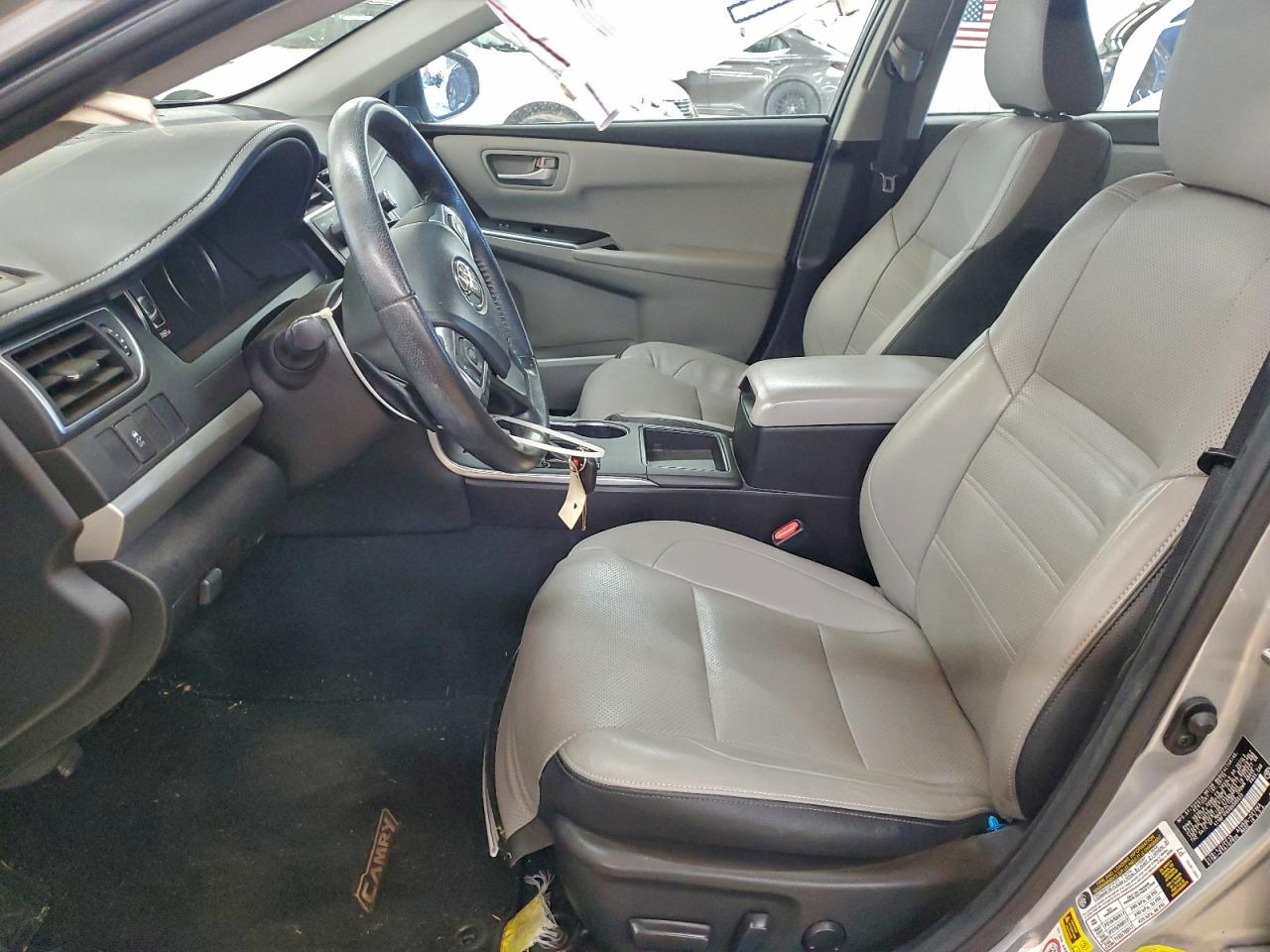 2016 TOYOTA CAMRY LE photo 7