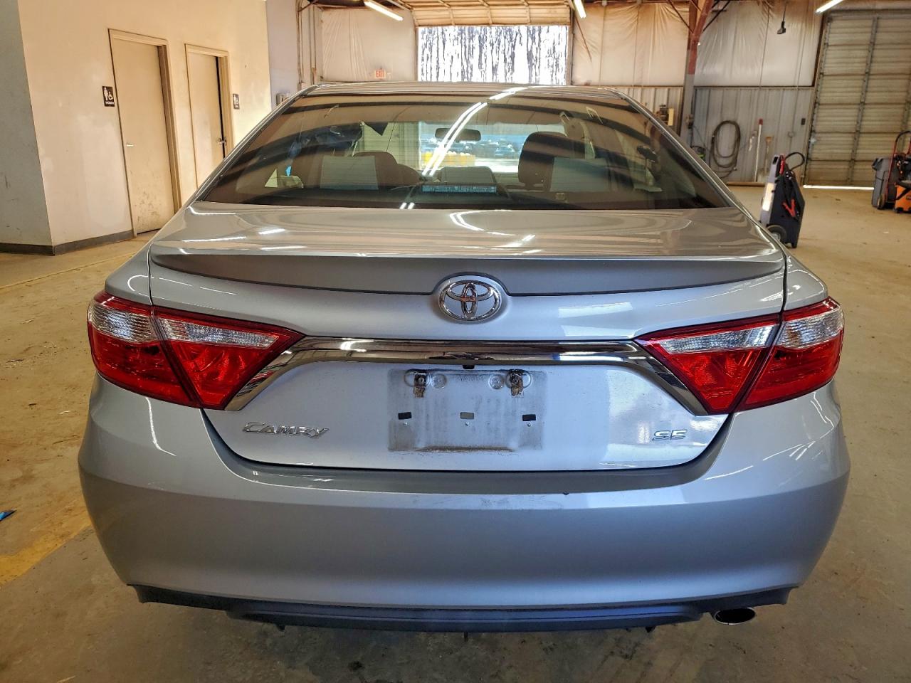 2016 TOYOTA CAMRY LE photo 6