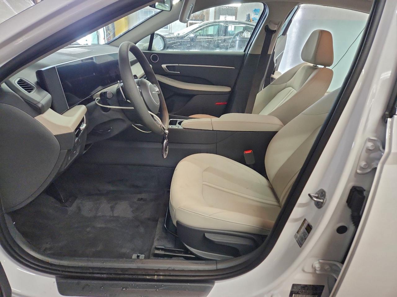 2026 HYUNDAI SONATA HYBRID photo 7