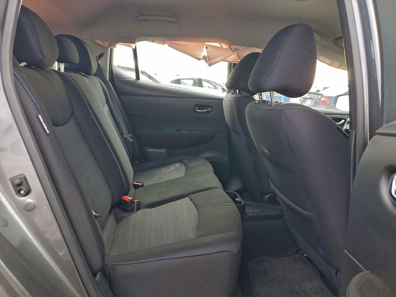 2024 NISSAN LEAF S photo 10