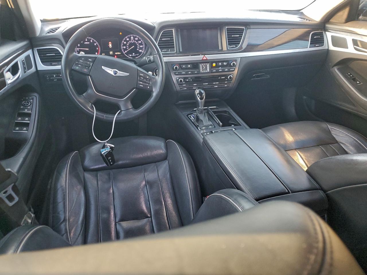 2015 HYUNDAI GENESIS 3.8L photo 8
