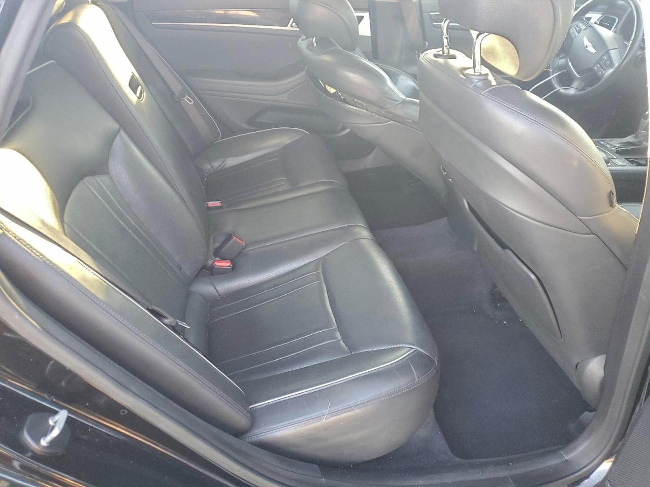 2015 HYUNDAI GENESIS 3.8L photo 10