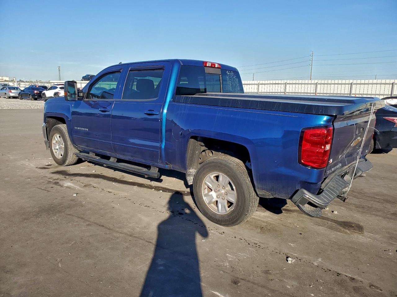 2018 CHEVROLET SILVERADO C1500 LT photo 2