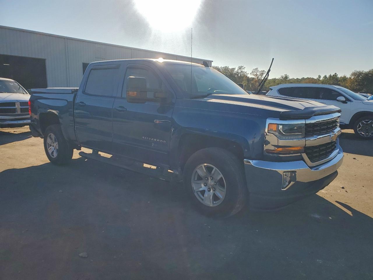 2018 CHEVROLET SILVERADO C1500 LT photo 4