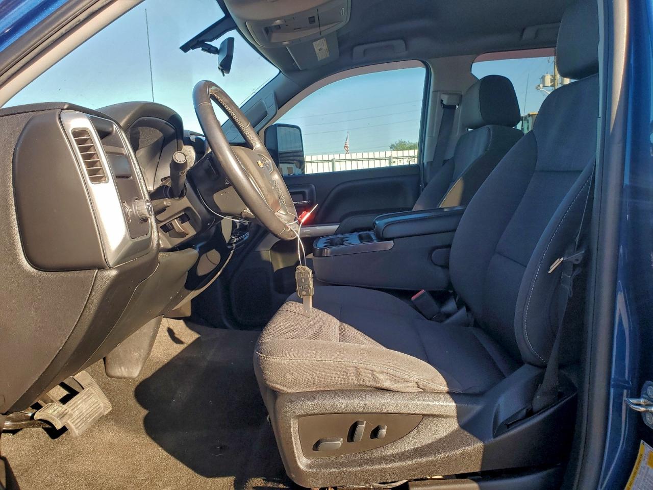 2018 CHEVROLET SILVERADO C1500 LT photo 7