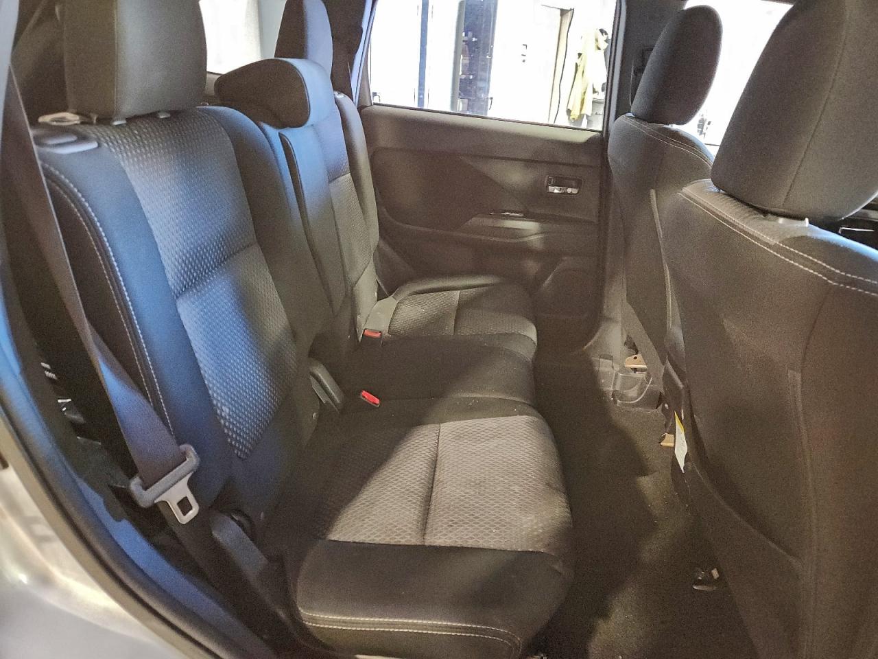 2018 MITSUBISHI OUTLANDER SE photo 11
