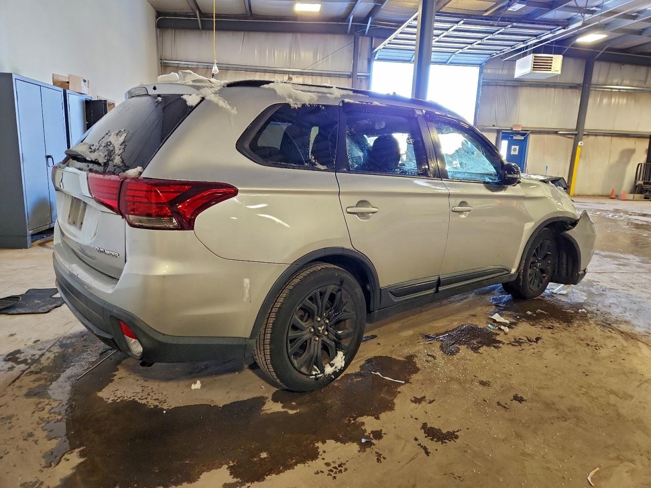 2018 MITSUBISHI OUTLANDER SE photo 3