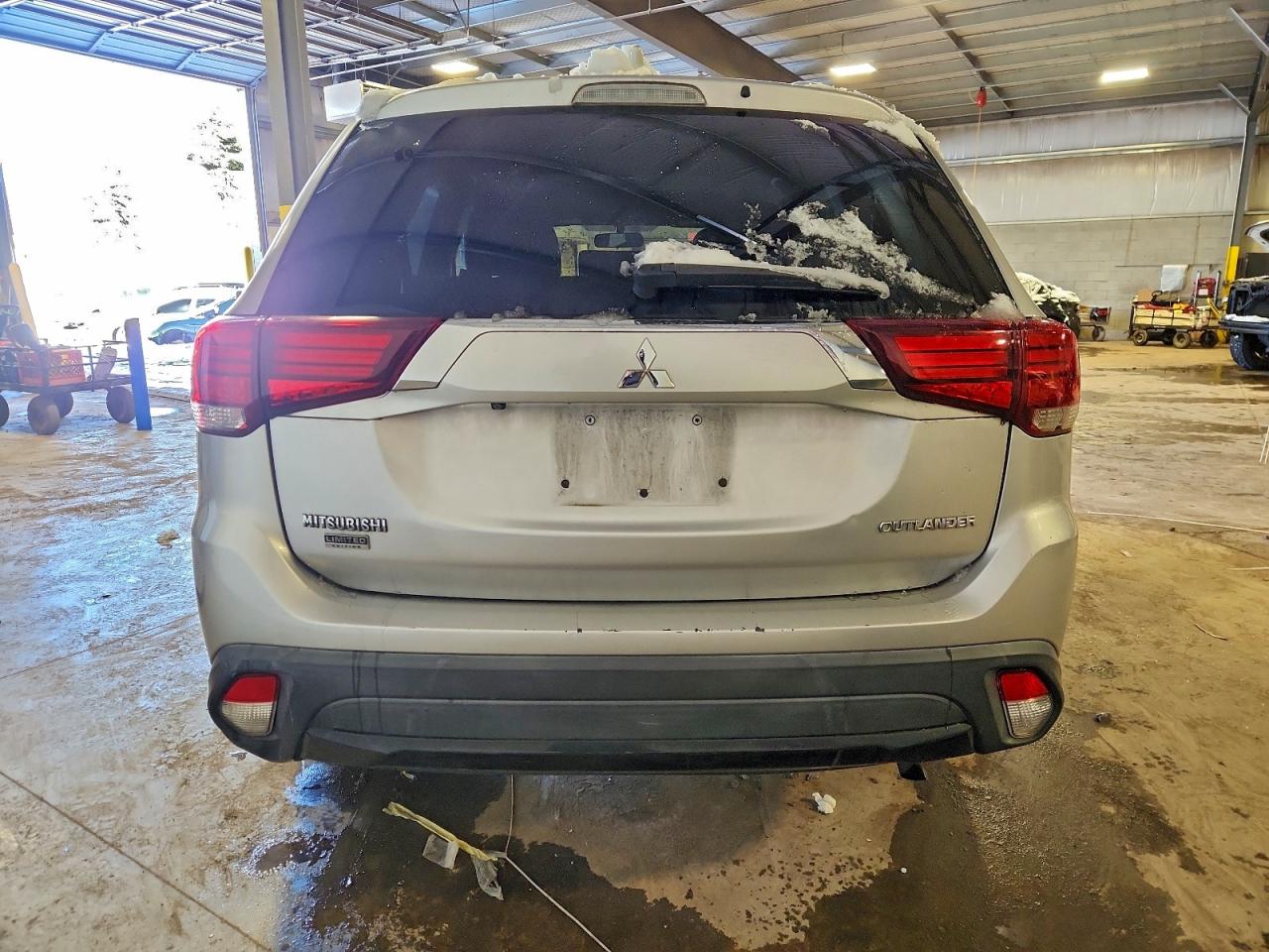 2018 MITSUBISHI OUTLANDER SE photo 6
