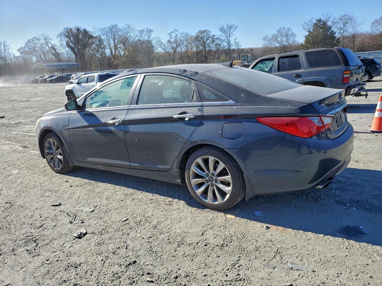 2011 HYUNDAI SONATA SE photo 2