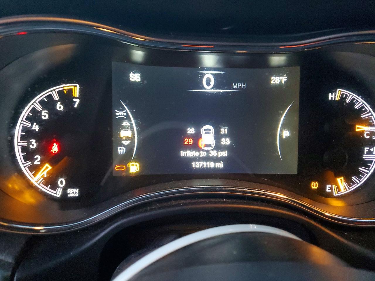 2019 JEEP GRAND CHEROKEE LAREDO photo 9