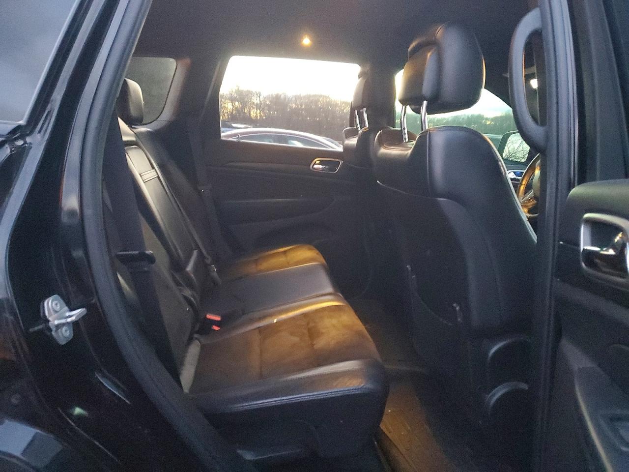 2019 JEEP GRAND CHEROKEE LAREDO photo 11