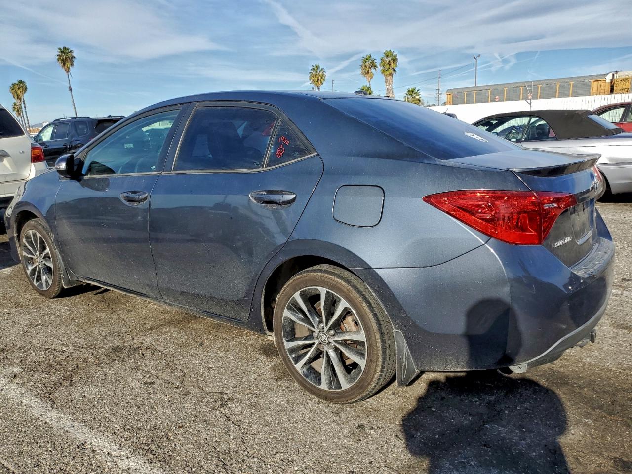 2017 TOYOTA COROLLA photo 2