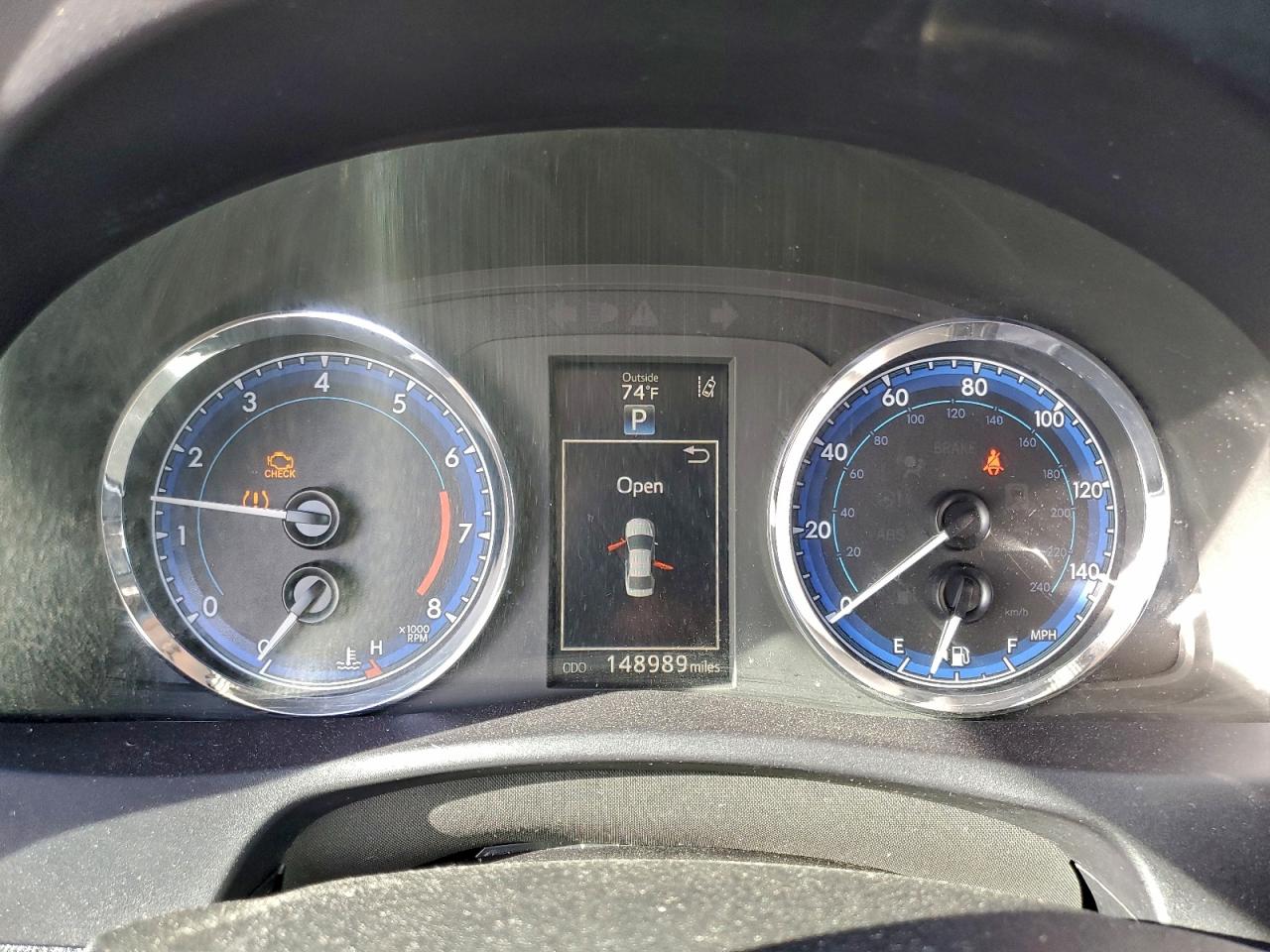 2017 TOYOTA COROLLA photo 9