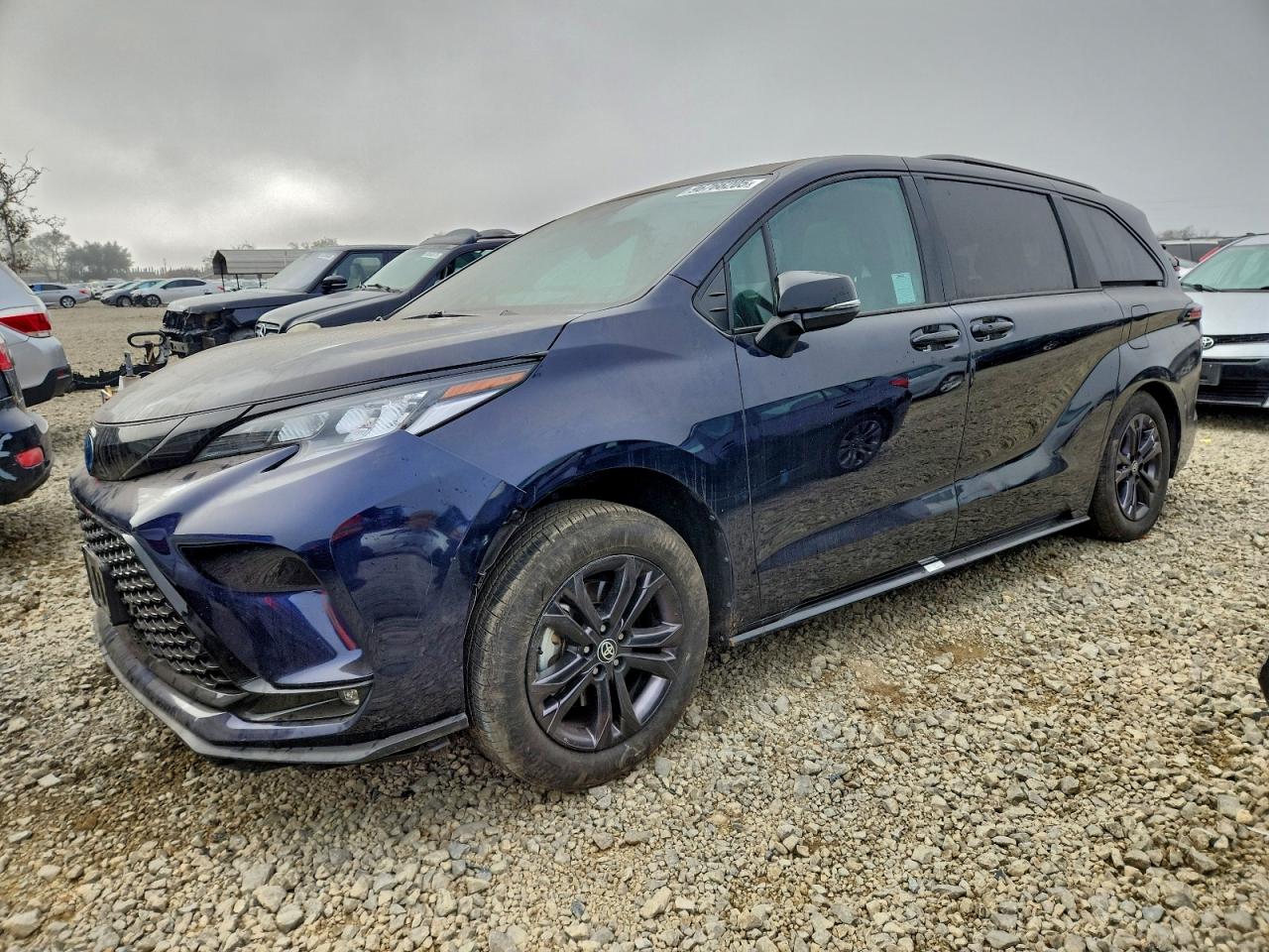 2025 TOYOTA SIENNA