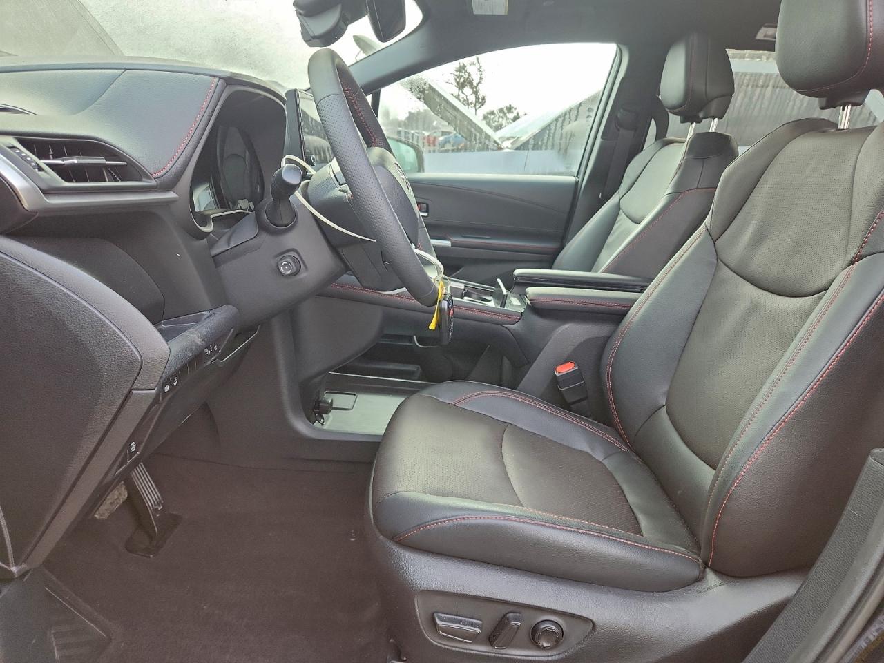 2025 TOYOTA SIENNA XSE photo 7