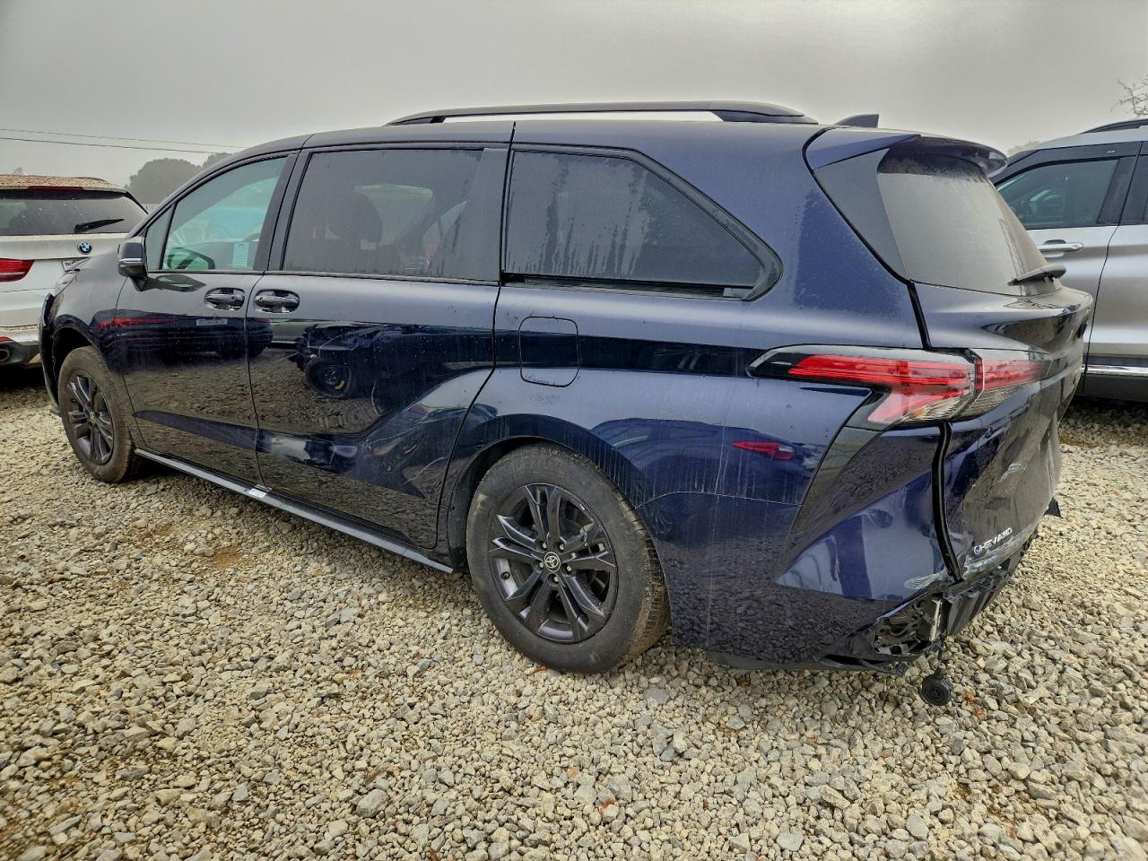 2025 TOYOTA SIENNA XSE photo 2