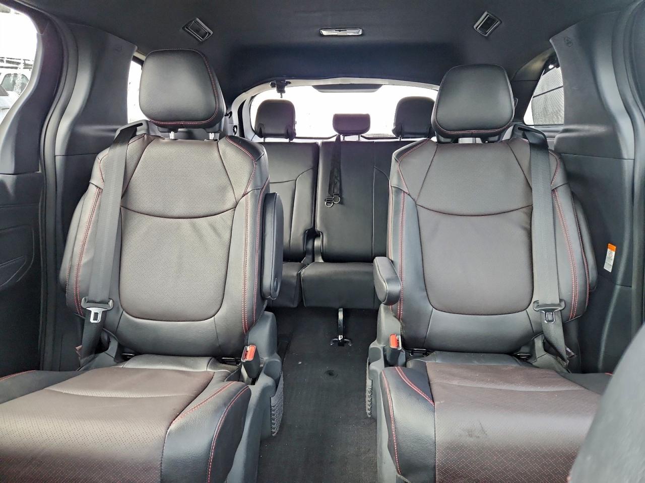 2025 TOYOTA SIENNA XSE photo 10