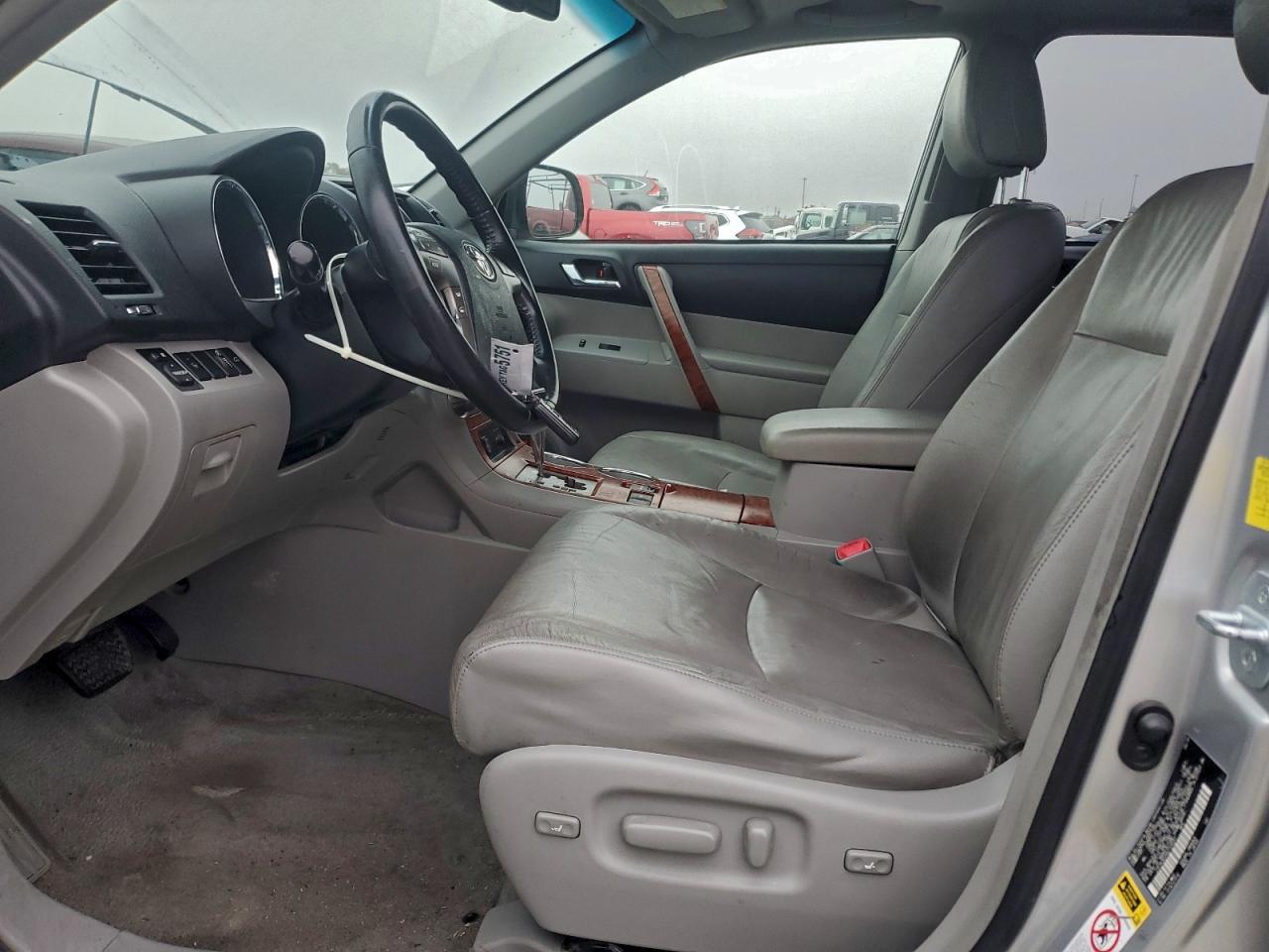 2010 TOYOTA HIGHLANDER LIMITED photo 7
