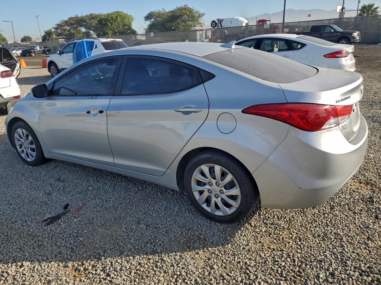 2013 HYUNDAI ELANTRA GLS photo 2