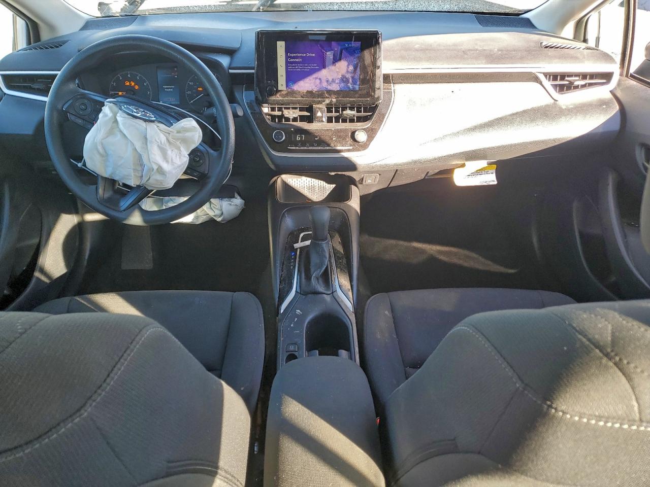 2025 TOYOTA COROLLA LE photo 8