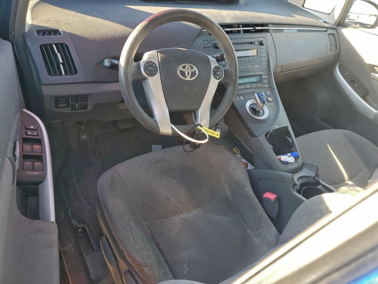 2010 TOYOTA PRIUS photo 8