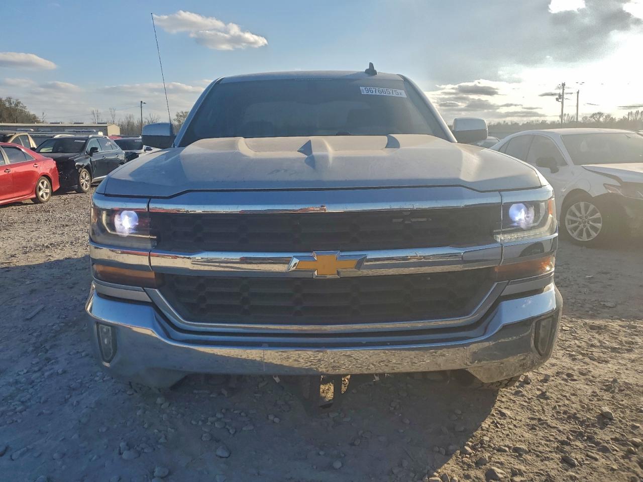 2017 CHEVROLET SILVERADO K1500 LT photo 5
