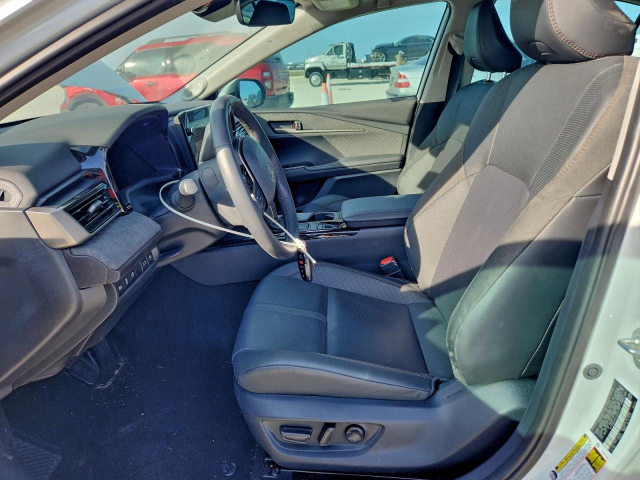 2025 TOYOTA CAMRY XSE photo 7