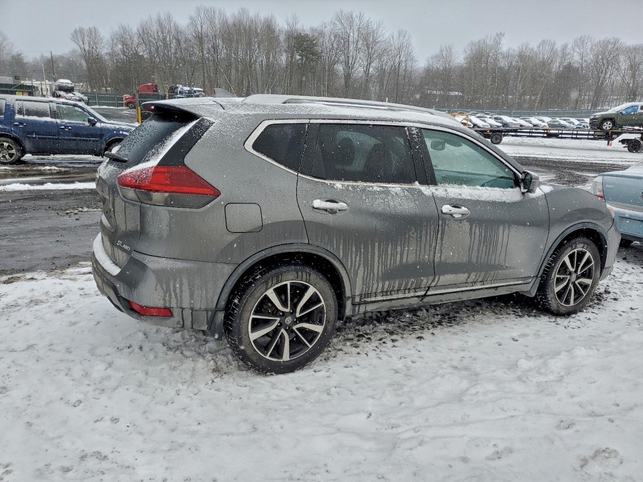 2018 NISSAN ROGUE S photo 3