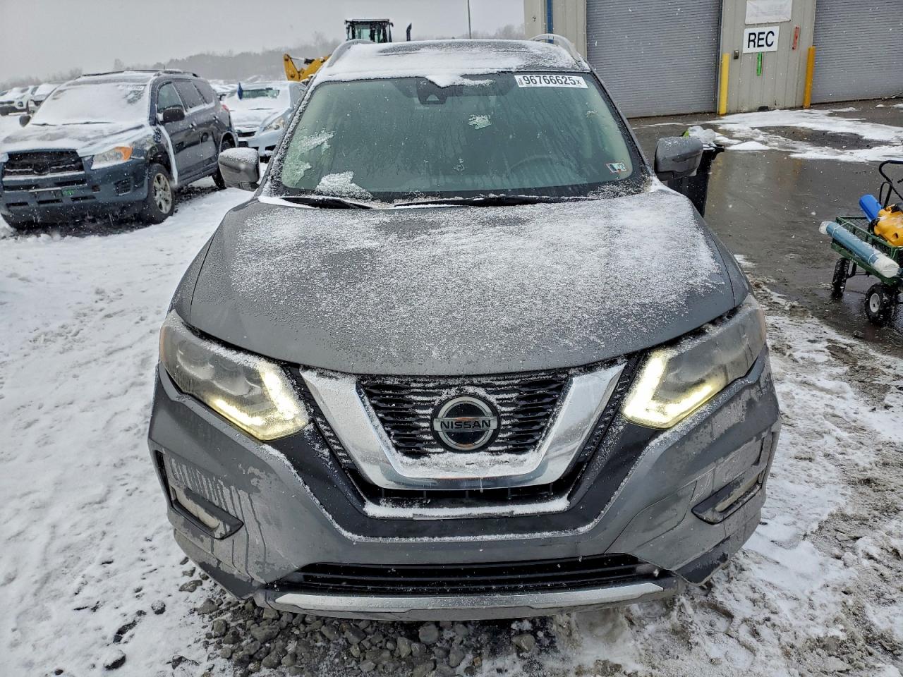 2018 NISSAN ROGUE S photo 5