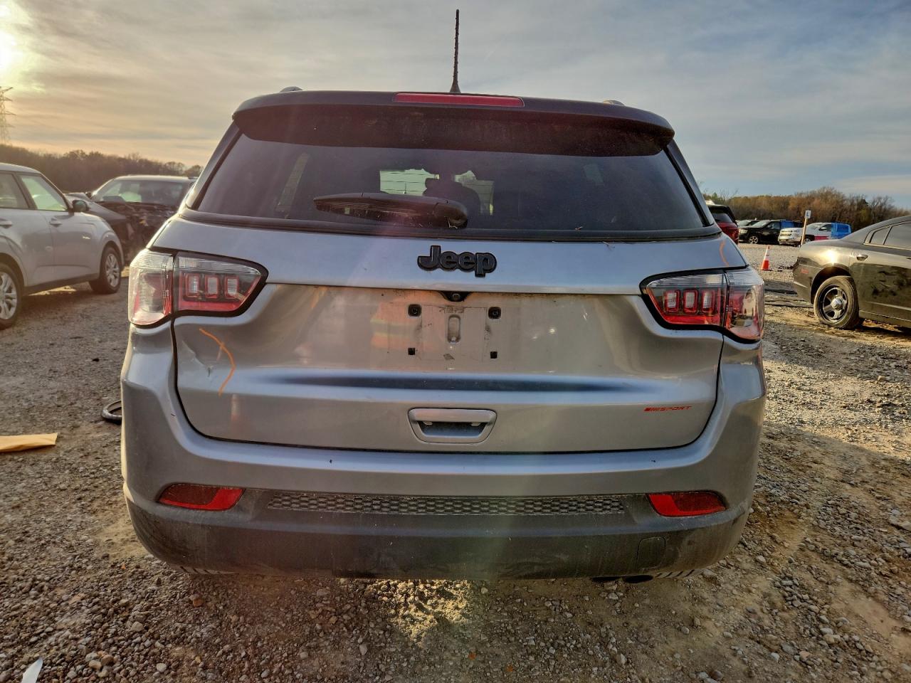 2019 JEEP COMPASS LATITUDE photo 6