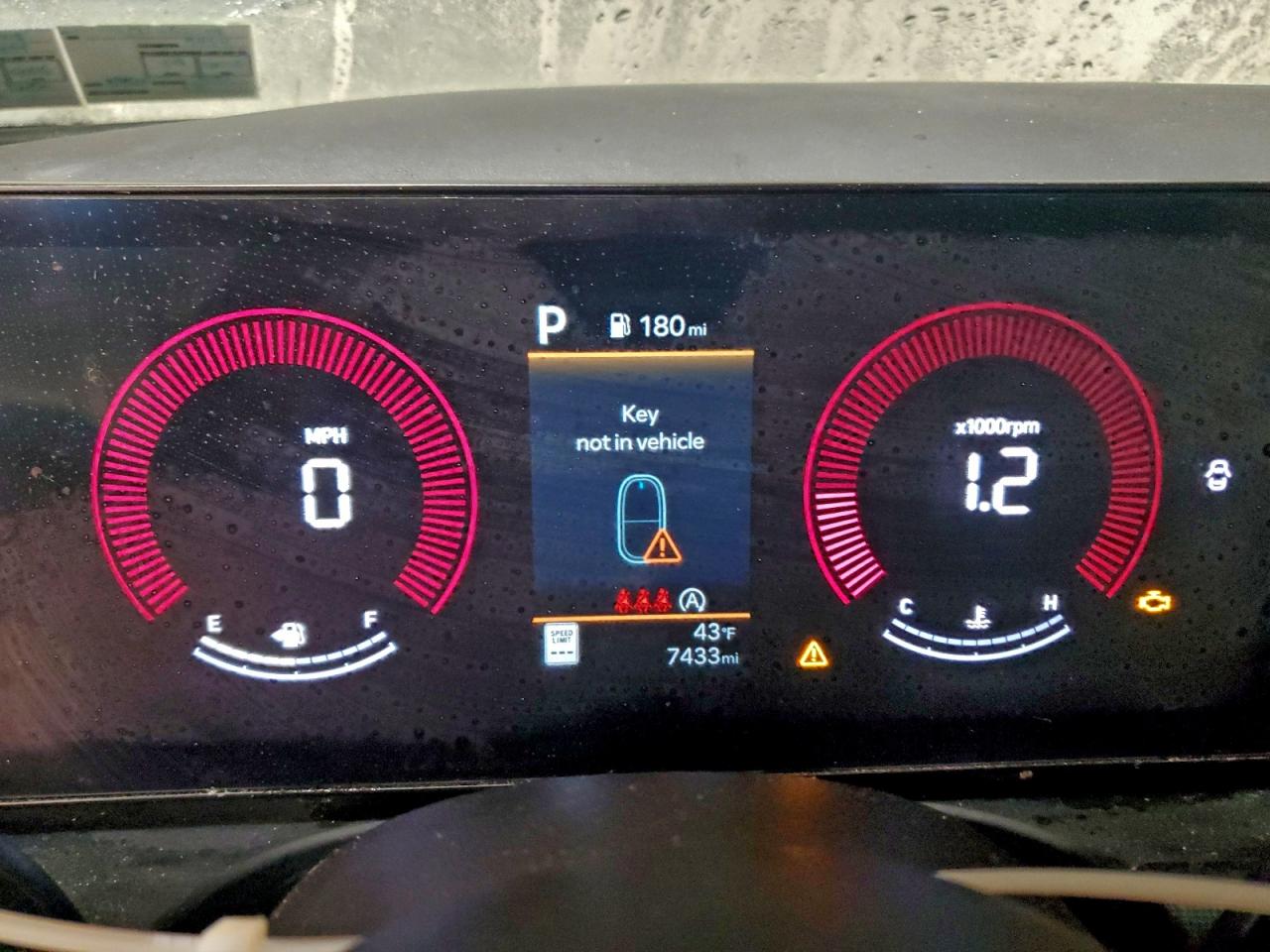 2025 HYUNDAI TUCSON SEL photo 9
