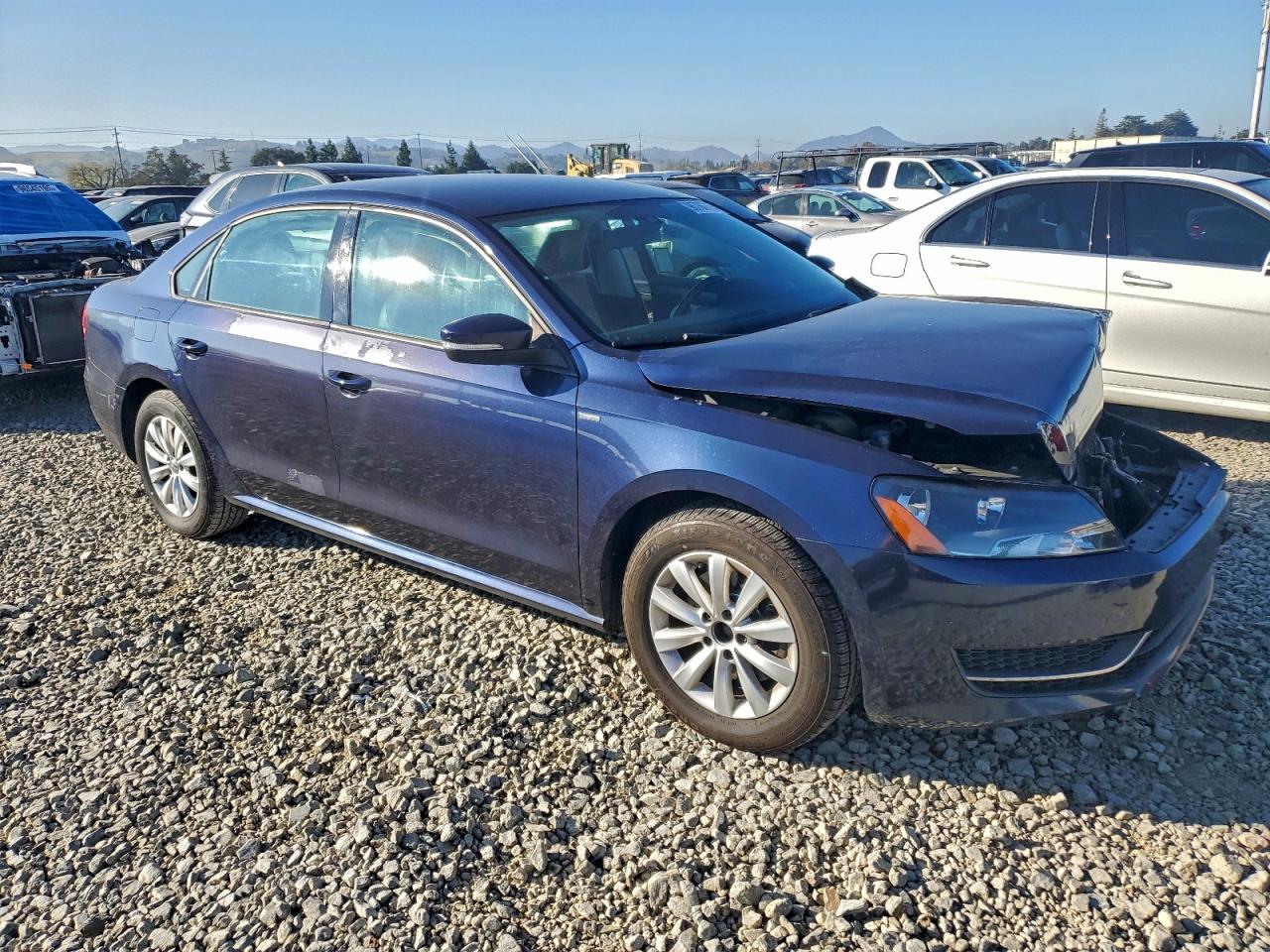 2015 VOLKSWAGEN PASSAT S photo 4
