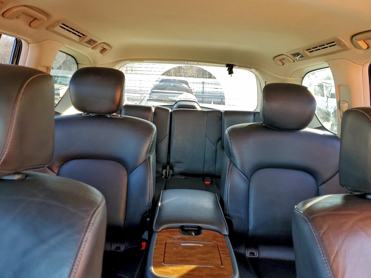 2019 INFINITI QX80 LUXE photo 10