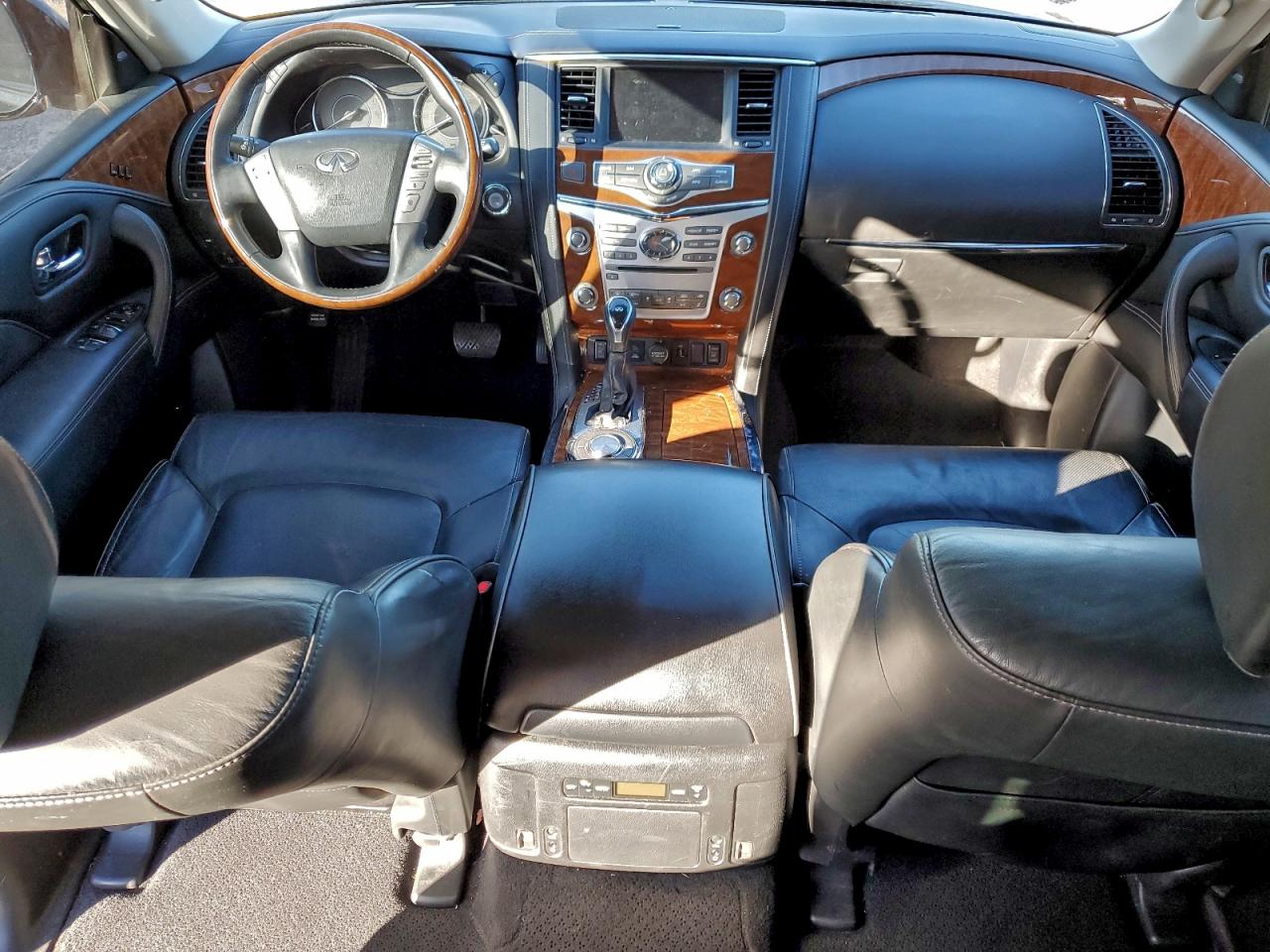 2019 INFINITI QX80 LUXE photo 8