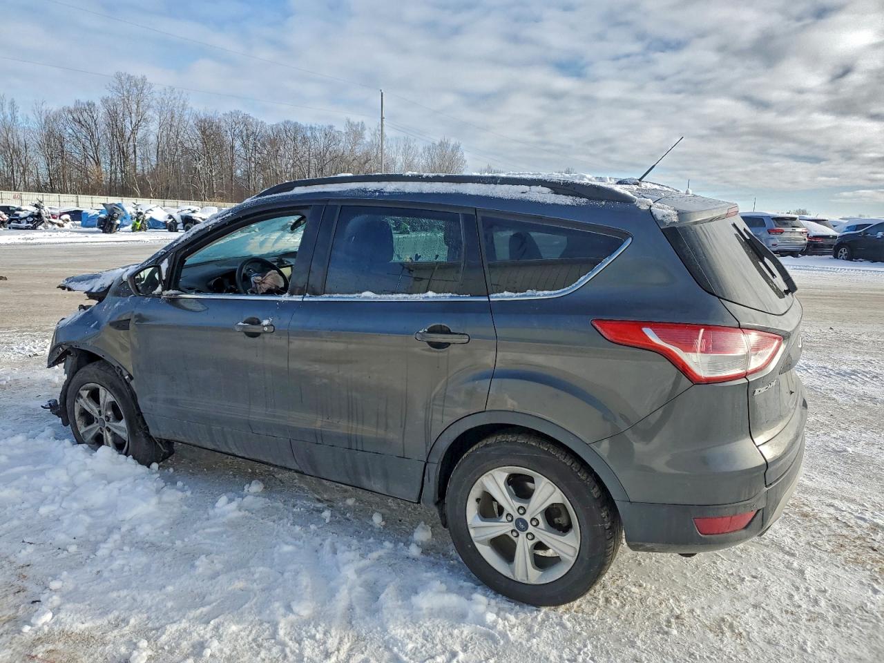 2015 FORD ESCAPE SE photo 2