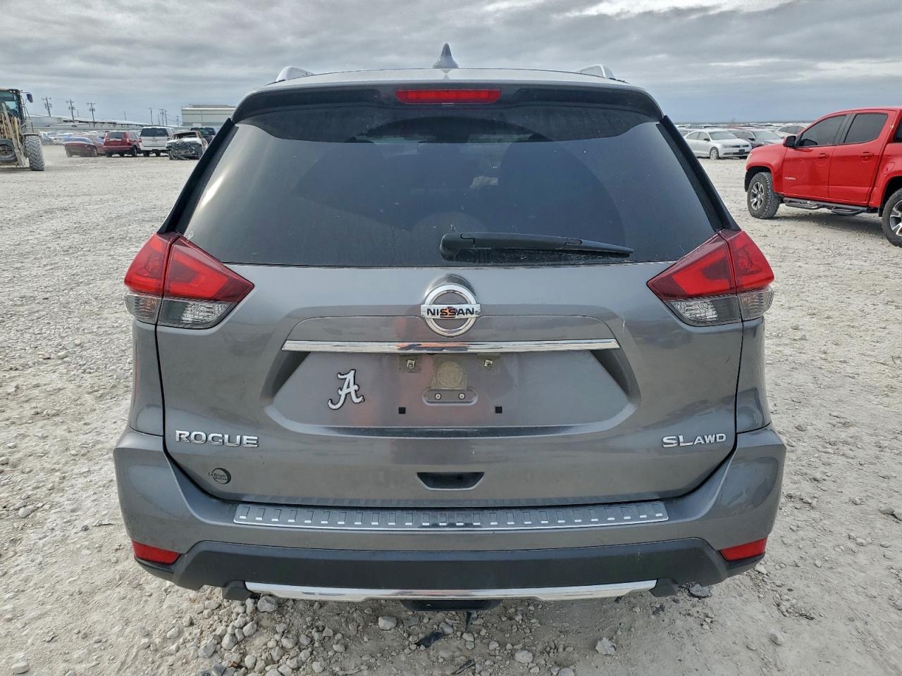 2018 NISSAN ROGUE S photo 6