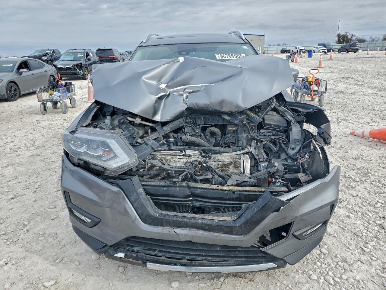 2018 NISSAN ROGUE S photo 5