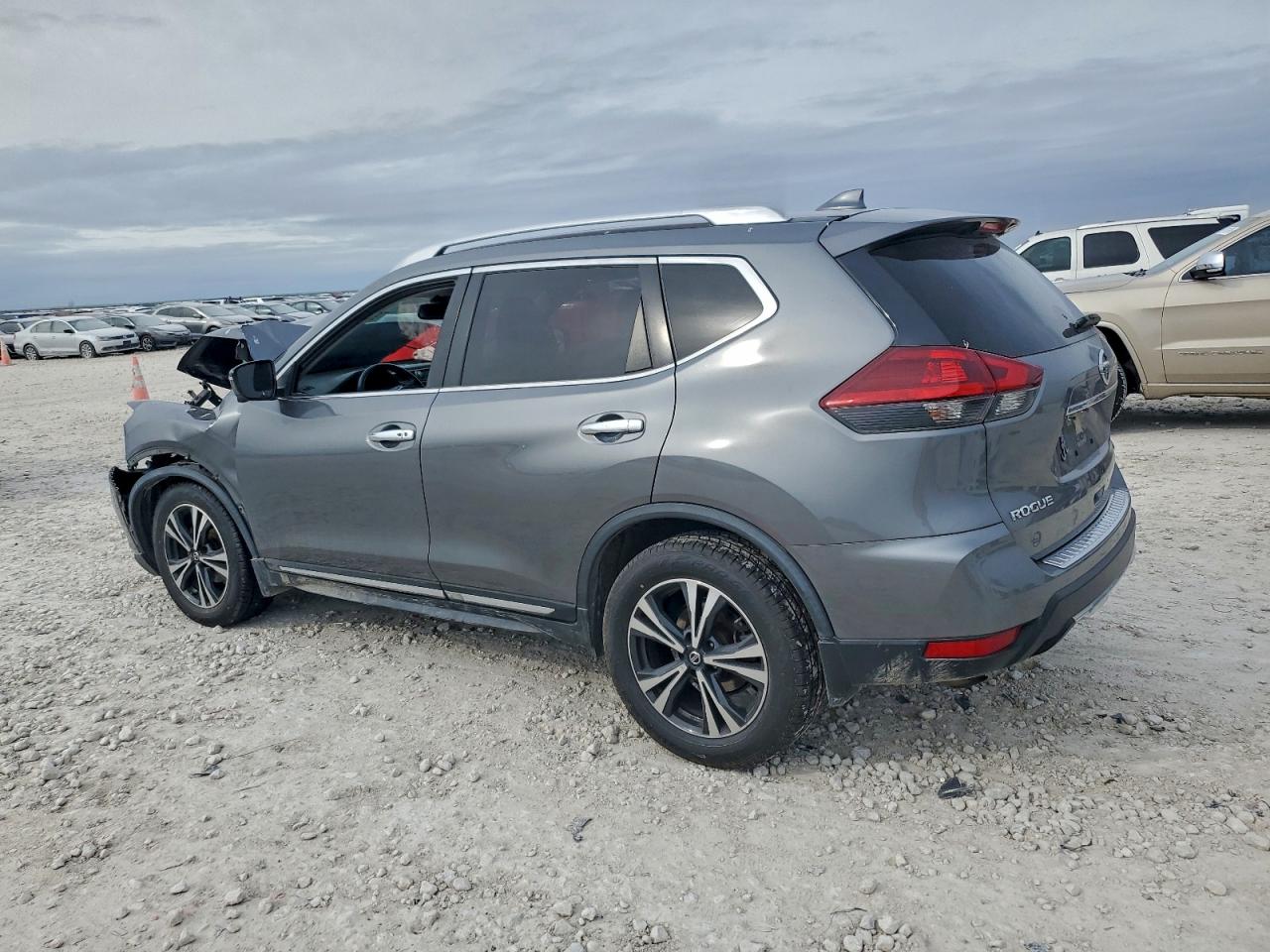2018 NISSAN ROGUE S photo 2