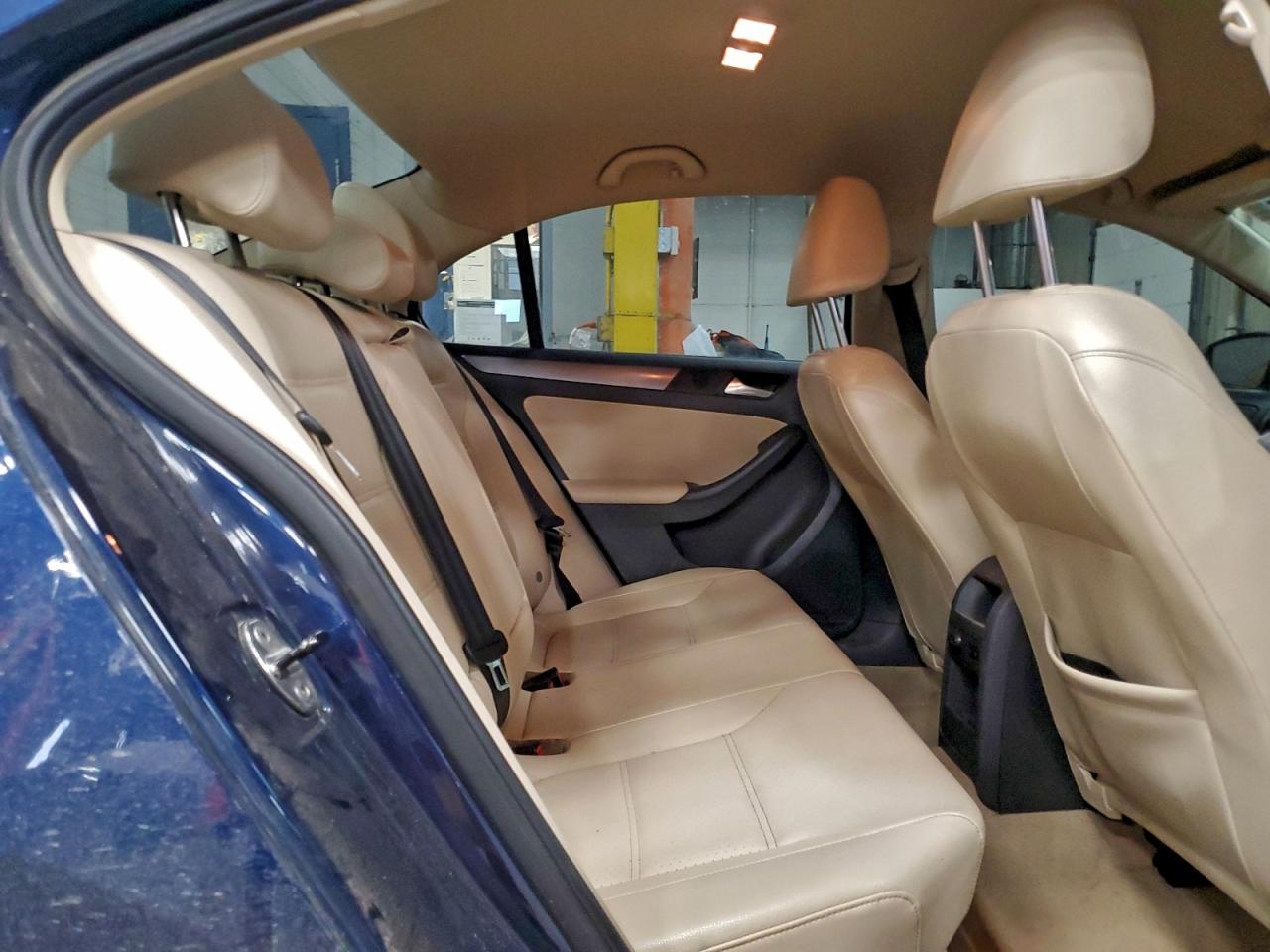 2014 VOLKSWAGEN JETTA TDI photo 10
