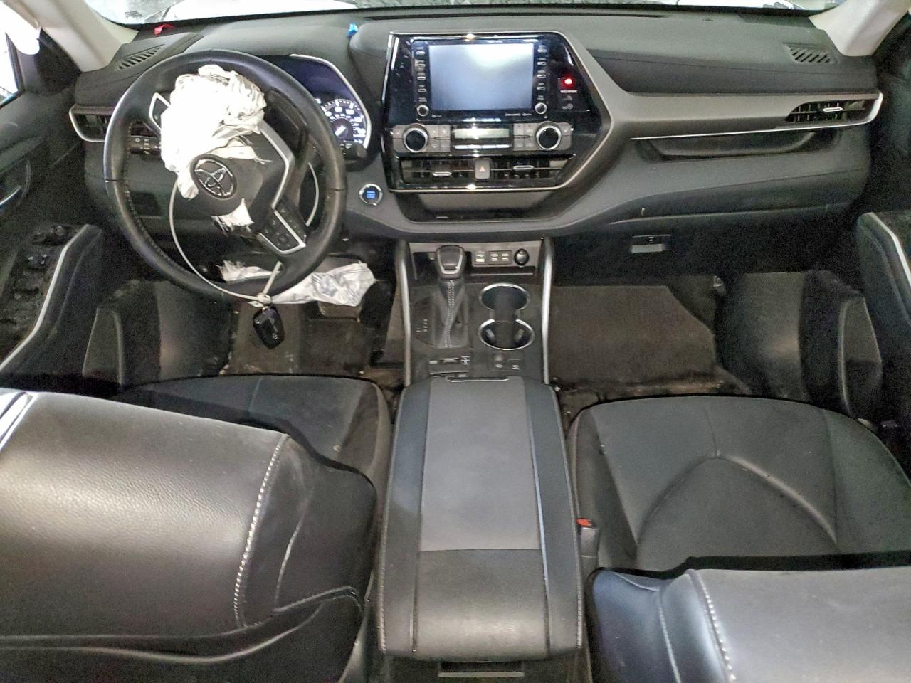 2022 TOYOTA HIGHLANDER XLE photo 8