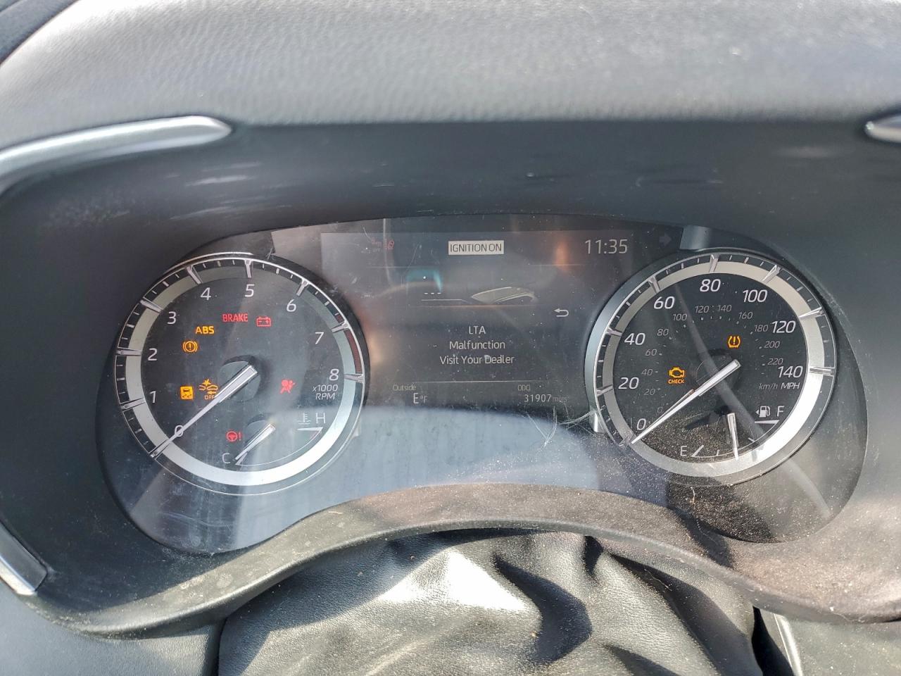2022 TOYOTA HIGHLANDER XLE photo 9